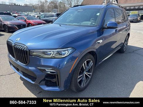 Used 2020 BMW X7 M50i image 3