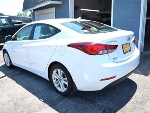Used 2015 Hyundai Elantra SE w/ Option Group 02 FWD image 8