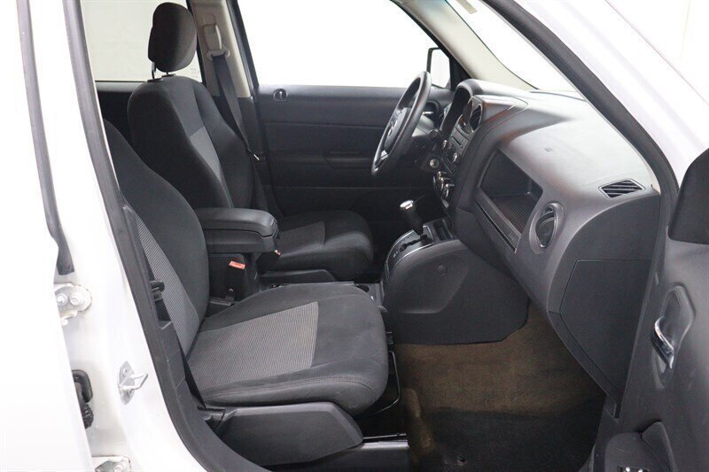 Used 2016 Jeep Patriot Sport w/ Power Value Group AWD/4WD image 21