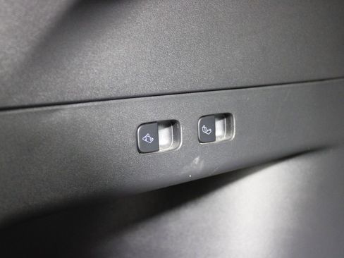 Used 2022 Tesla Model Y Performance image 26