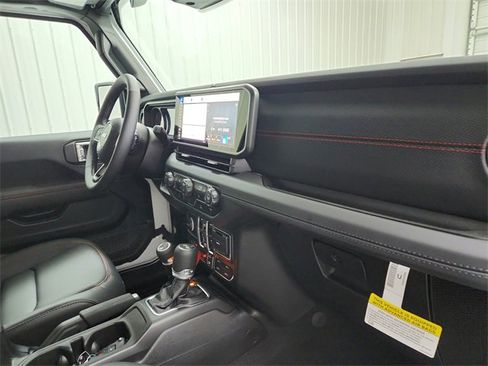 New 2026 Jeep Wrangler Unlimited Rubicon w/ Technology Group image 33