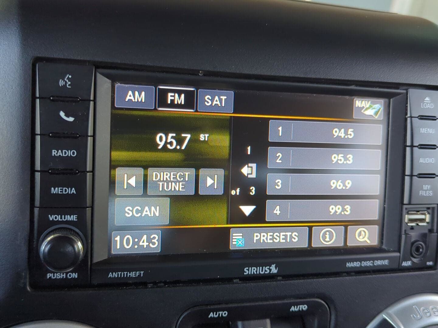 Used 2018 Jeep Wrangler Unlimited Sahara AWD/4WD image 18