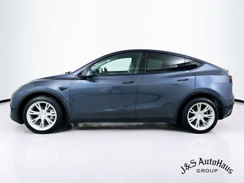 Used 2023 Tesla Model Y Long Range image 4