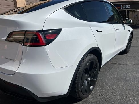 Used 2021 Tesla Model Y Long Range AWD/4WD image 24