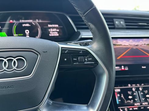 Used 2023 Audi e-tron Premium Plus w/ Premium Plus Package AWD/4WD image 24