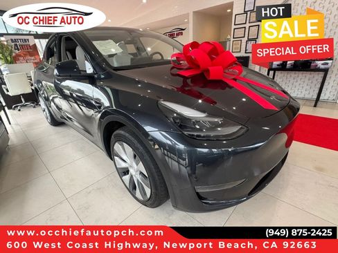 Used 2025 Tesla Model Y Long Range AWD/4WD image 1