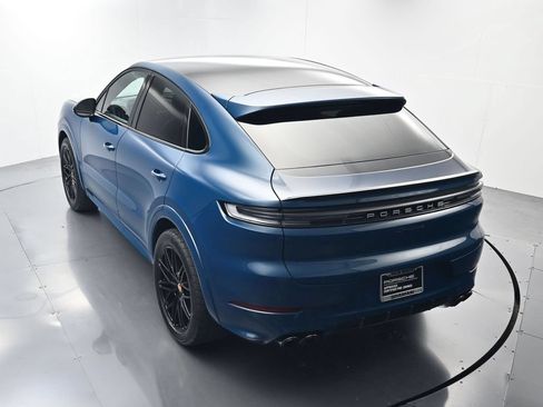Certified 2025 Porsche Cayenne Coupe AWD/4WD image 34