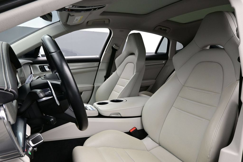 Certified 2023 Porsche Panamera AWD/4WD image 5
