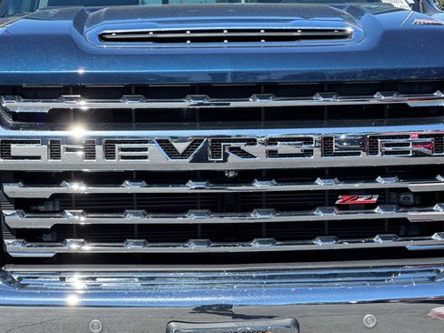 Used 2023 Chevrolet Silverado 2500 LTZ w/ LTZ Premium Package image 43