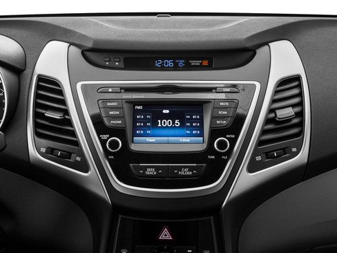 Used 2016 Hyundai Elantra SE w/ Option Group 02 FWD image 12