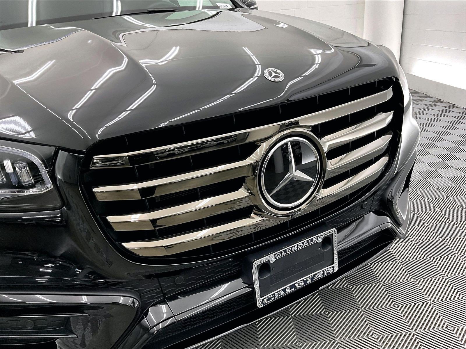 Certified 2024 Mercedes-Benz GLS 450 4MATIC image 31