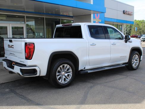 Certified 2022 GMC Sierra 1500 Denali w/ Driver Alert Package II AWD/4WD image 3