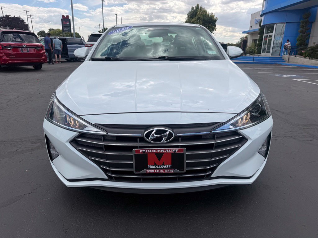 Used 2019 Hyundai Elantra SE FWD image 2