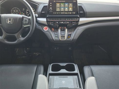 Used 2025 Honda Odyssey EX-L image 12