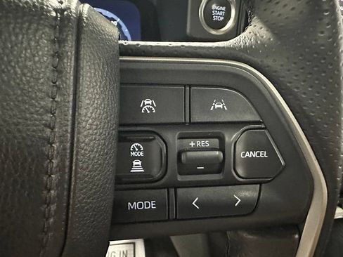 Used 2025 Toyota 4Runner Limited AWD/4WD image 20