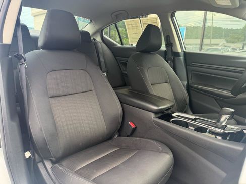 Used 2024 Nissan Altima 2.5 SV FWD image 17