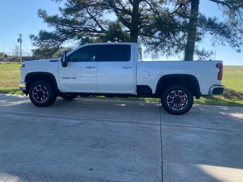 Used 2024 Chevrolet Silverado 2500 LTZ w/ LTZ Texas Edition image 5