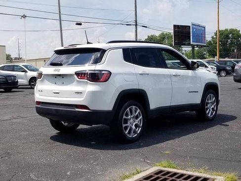 Used 2024 Jeep Compass Latitude AWD/4WD image 5