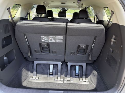 New 2026 Kia Carnival EX FWD image 31