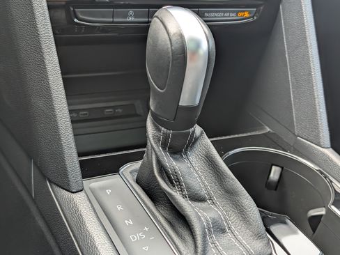 Used 2023 Volkswagen Atlas Cross Sport SE w/ Panoramic Sunroof Package FWD image 32