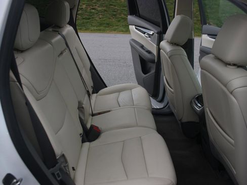 Used 2020 Cadillac XT6 Premium Luxury image 39