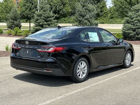 Used 2026 Toyota Camry LE w/ Convenience Package FWD image 29