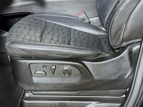 Used 2023 Cadillac Escalade Sport Platinum w/ LPO, ONYX Package image 18