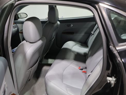 Used 2006 Buick LaCrosse CXL w/ Driver Confidence Package FWD image 18