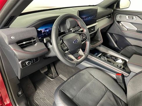 Certified 2025 Ford Explorer ST image 3
