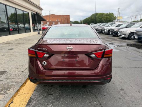 Used 2024 Nissan Altima 2.5 SV FWD image 8