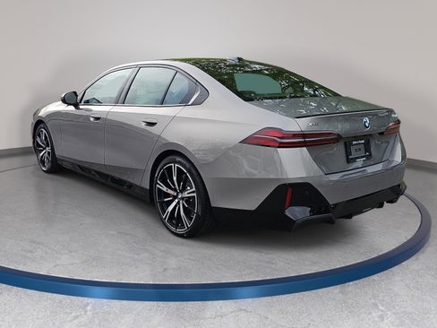New 2026 BMW 530i xDrive w/ M Sport Package AWD/4WD image 7