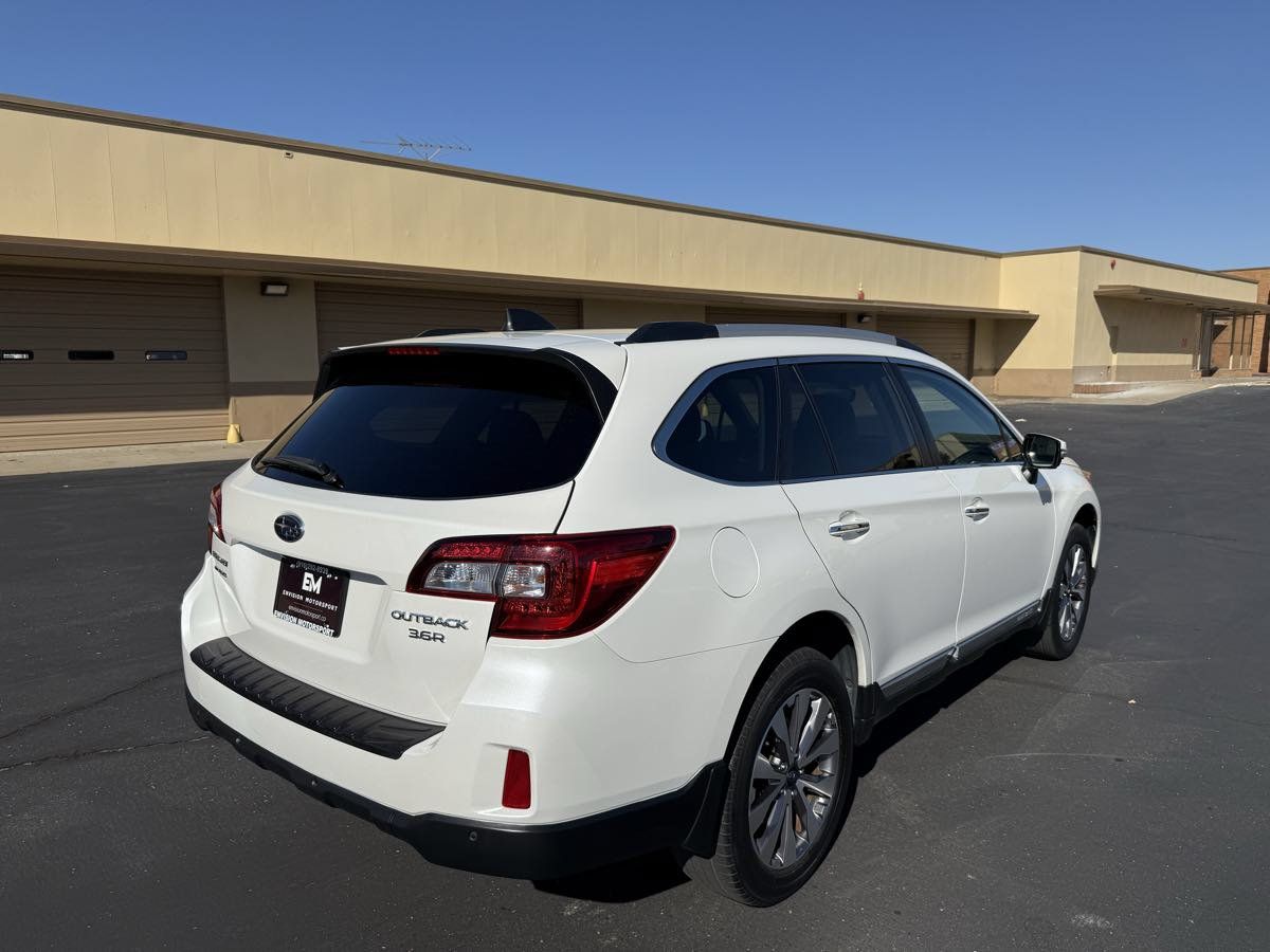 Used 2017 Subaru Outback 3.6R Touring w/ Popular Package #5A AWD/4WD image 7