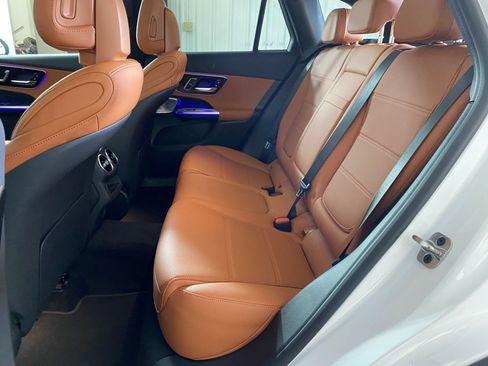 Used 2026 Mercedes-Benz GLC 300 4MATIC image 13