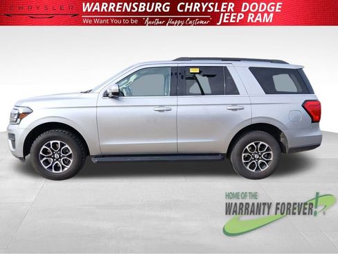 Used 2024 Ford Expedition XLT image 7