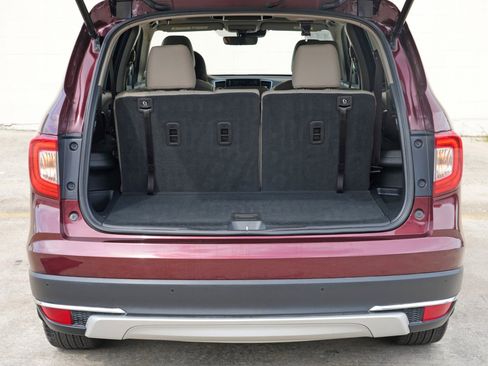 Used 2021 Honda Pilot Touring image 9