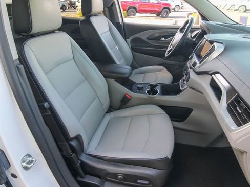Used 2023 GMC Terrain SLT w/ Infotainment Package II FWD image 23