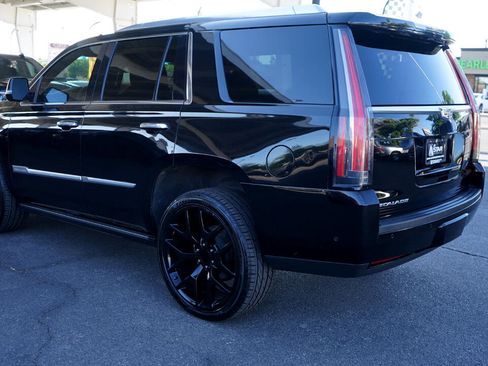 Used 2019 Cadillac Escalade Platinum image 5