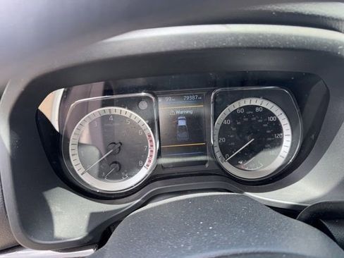 Used 2019 Nissan Titan SV RWD image 10