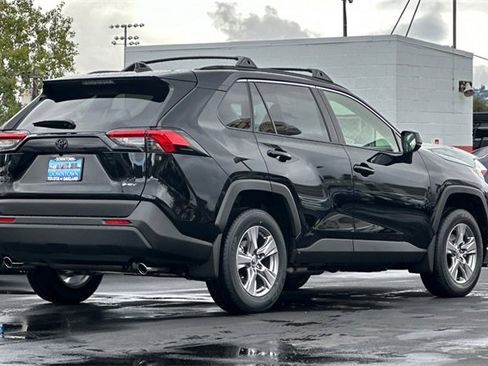 Used 2025 Toyota RAV4 LE image 5