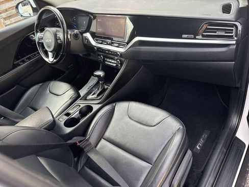 Used 2022 Kia Niro Touring Special Edition image 29