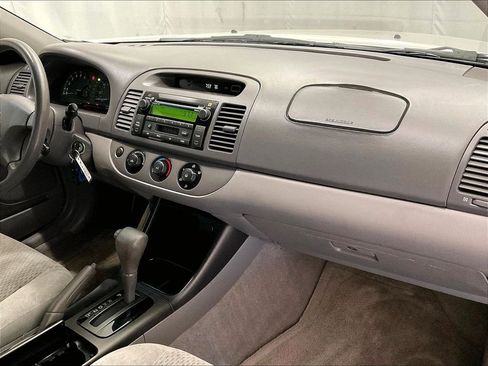 Used 2004 Toyota Camry LE FWD image 14