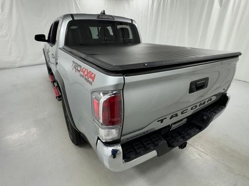 Used 2022 Toyota Tacoma TRD Off-Road AWD/4WD image 5