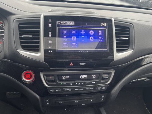 Used 2017 Honda Pilot Elite image 7