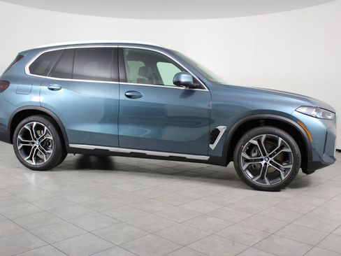 New 2026 BMW X5 xDrive40i w/ Climate Comfort Package image 8