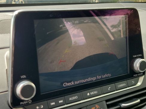 Used 2025 Nissan Altima 2.5 SV FWD image 24