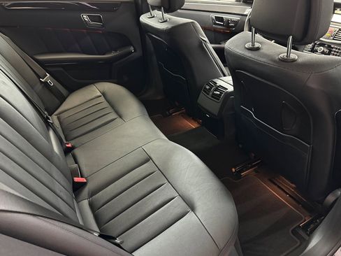 Used 2011 Mercedes-Benz E 550 Sedan w/ Premium 2 Pkg image 32