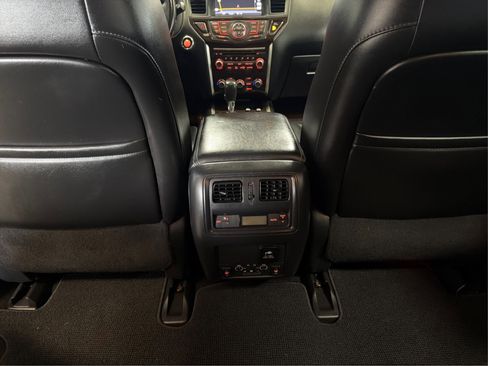 Used 2014 Nissan Pathfinder Platinum w/ Platinum Premium Package AWD/4WD image 26