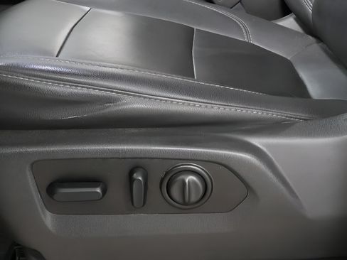 Used 2021 Chevrolet Silverado 1500 LT Trail Boss w/ Convenience Package II AWD/4WD image 19