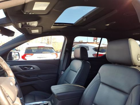 Used 2023 Chevrolet Traverse LT image 13