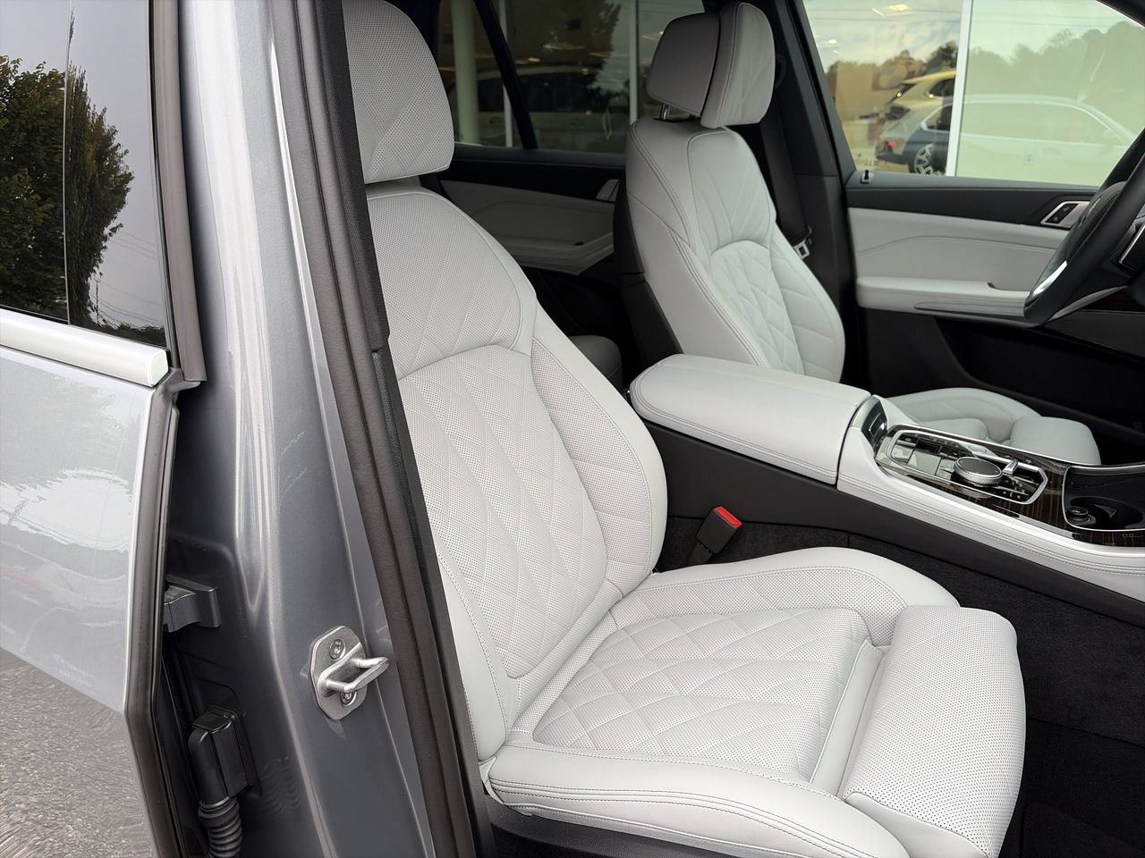 Used 2026 BMW X5 sDrive40i RWD image 37